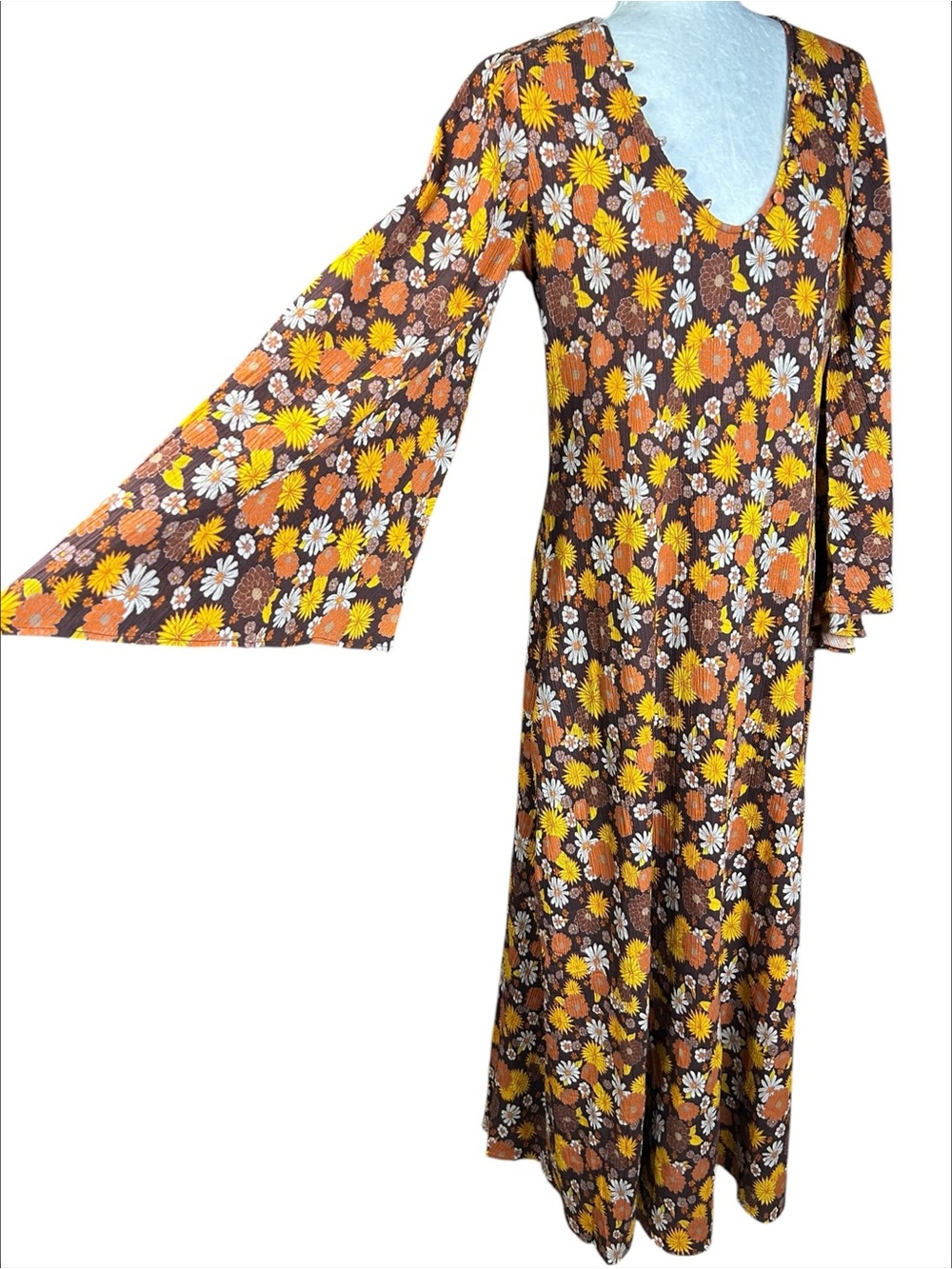 NEW The Hippie Shake Boho Maxi Dress 6 Daisies Trumpet Sleeves Retro Flowy - Picture 6 of 14